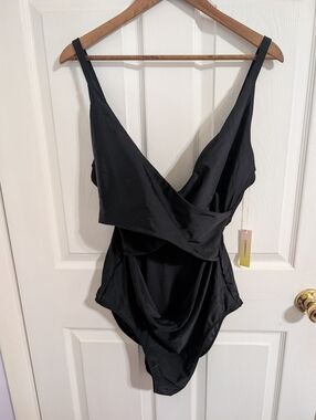 New Summersalt Womens Bathing Suit Black One Piece Swimsuit Size 18 NWT